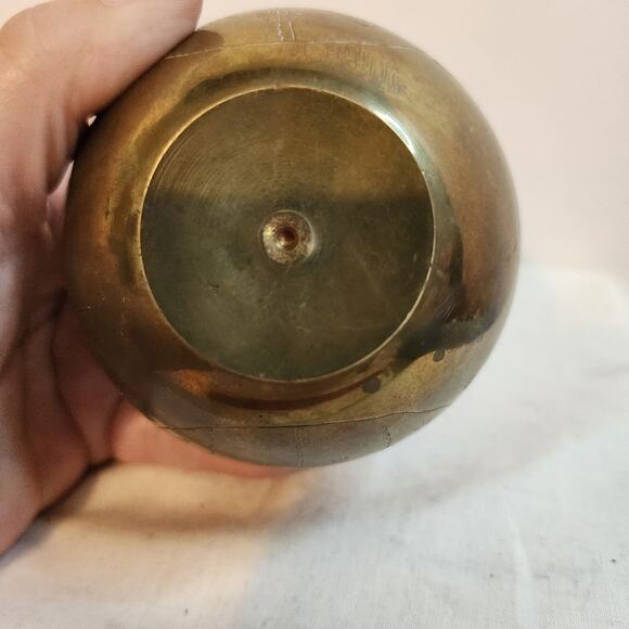 Vintage Brass Pear Shaped Trinket Box with Leaf Lid Floral Etched Design 5" - Picture 7 of 10